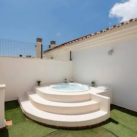 Adosado Jacuzzi Urb La Canada 度假居 *
