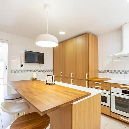 Adosado Jacuzzi Urb La Canada 度假居 *
